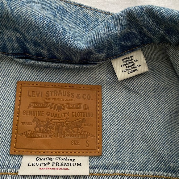 Levi’s Jean Jacket - Picture 3 of 4